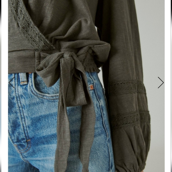 🆕️ Lucky Brand Olive Long Sleeve Boho Top with Elastic Waistband & Sleeve Hems. - Picture 6 of 11